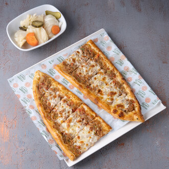Kıymalı Kaşarlı Pide görseli