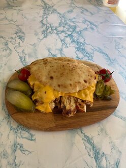 Gobit Ekmek Arası Cheddarlı Tavuk Döner görseli
