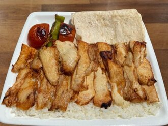 Pilav Üstü Tavuk Döner görseli