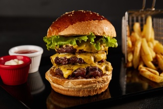 Kat Bi Kat Burger görseli