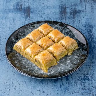 Özel Fıstıklı Baklava (500 gr.) görseli