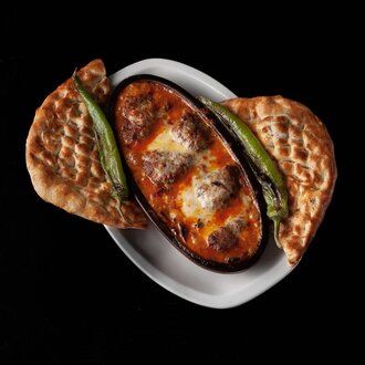 Kiremitte Kaşarlı Köfte görseli