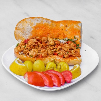 Yarım Ekmek Arası Tavuk Tantuni görseli