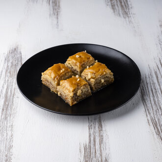 Bol Cevizli Ev Baklavası (1 kg.) görseli