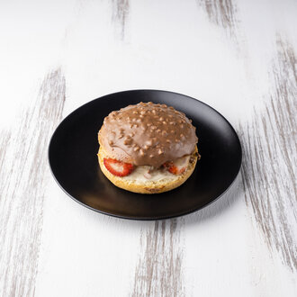 Çilekli Alman Pastası (1 Kişilik) görseli