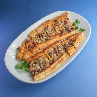 Kuşbaşılı Kaşarlı Pide görseli