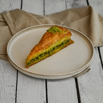 Fıstıklı Havuç Dilim Baklava görseli