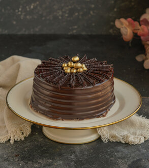 Fıstık Drajeli Pasta (8 Kişilik) görseli