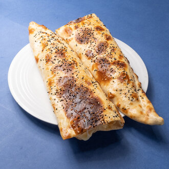 Kaşarlı Kapalı Pide görseli