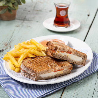 Beyaz Peynirli Domatesli Tost görseli