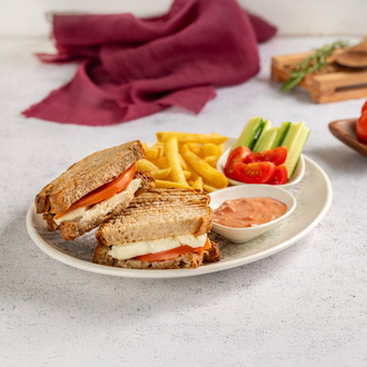 Beyaz Peynirli Domatesli Tost görseli
