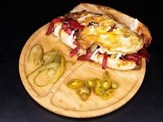 Yumurtalı Maxi Karışık Sandviç görseli