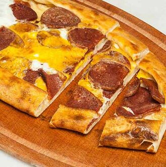 Sucuklu Kaşarlı Yumurtalı Pide görseli