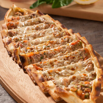 Kuşbaşılı Kaşarlı Pide görseli