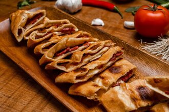 Sucuklu Kaşarlı Pide görseli