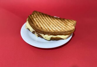 Ayvalık Ekmeğine Çift Kaşarlı Tost görseli