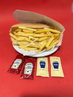 Sosisli Kaşarlı Patso Sandviç görseli