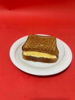 Çift Kaşarlı Kepekli Tost görseli