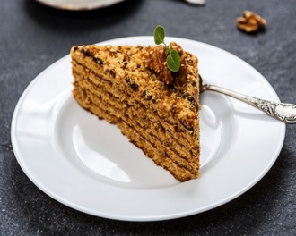 Ballı Cevizli Marlenka Pasta görseli