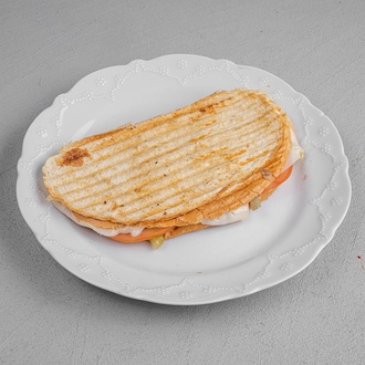 Ayvalık Ekmeğine Yumurtalı Tost görseli