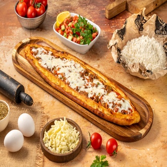 Kuşbaşılı Kaşarlı Pide görseli
