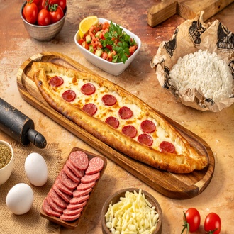 Sucuklu Kaşarlı Pide görseli