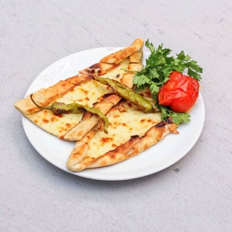 Kuşbaşılı Kaşarlı Pide görseli