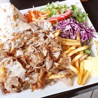 Pilav Üstü Tavuk Döner Servis görseli