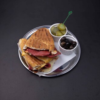 Dört Dörtlük Salamlı Tost görseli