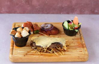 Café De Paris Steak görseli