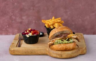 Motto Chicken Cheeseburger görseli