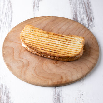 3 Peynirli Tost görseli