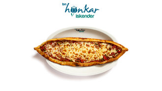 Kuşbaşılı Kaşarlı Yumurtalı Pide görseli