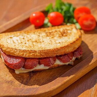Sucuklu Kaşarlı Ayvalık Tostu görseli