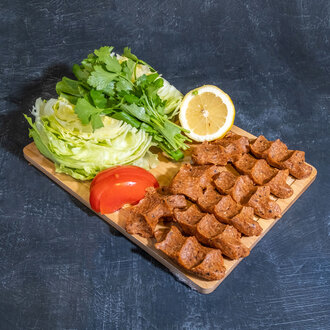 Yarım Porsiyon Çiğ Köfte (1 - 2 Kişilik) görseli