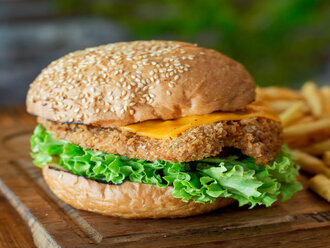 Crispy Chickenbull Burger (150 Gr.) görseli