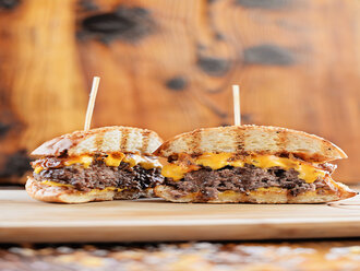 Cheesebull Burger Menü görseli