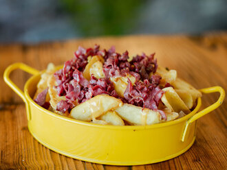 Kaburga Fümeli Cheddar Soslu Kaşık Patates görseli