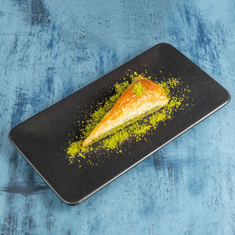 Fıstıklı Havuç Dilimi Baklava (500 g) görseli