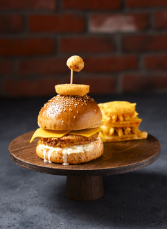Golden Brown Burger Menü görseli
