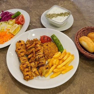 Soslu Tavuk Şiş Menü görseli