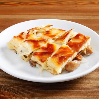 Mantarlı Kaşarlı Börek görseli