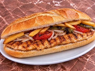 Ekmek Arası Soslu Izgara Tavuk görseli