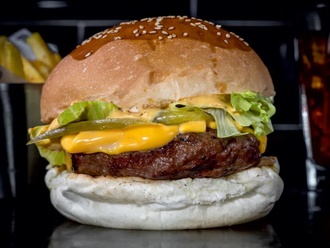 Cheeseburger (110 g) görseli