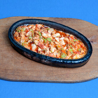 Kiremitte Kaşarlı Tavuk görseli