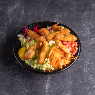 Çıtır Tavuklu Salata görseli