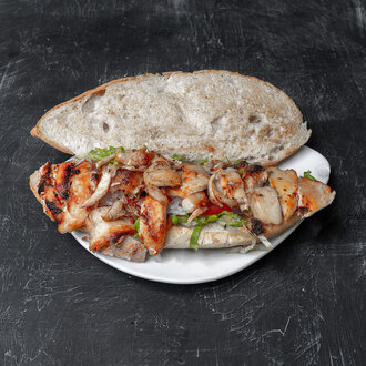 Özel Ekmek Arası Tavuk Döner görseli