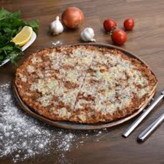 Kıymalı Kaşarlı Lahmacun görseli