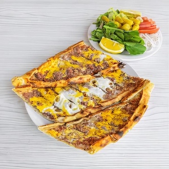 Kıymalı Yumurtalı Pide görseli