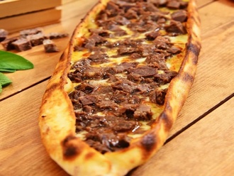 Kavurmalı Pide (Açık) görseli